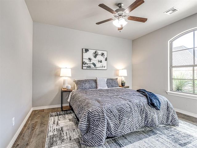 1065 Villas Creek Drive, Edmond, OK 73003