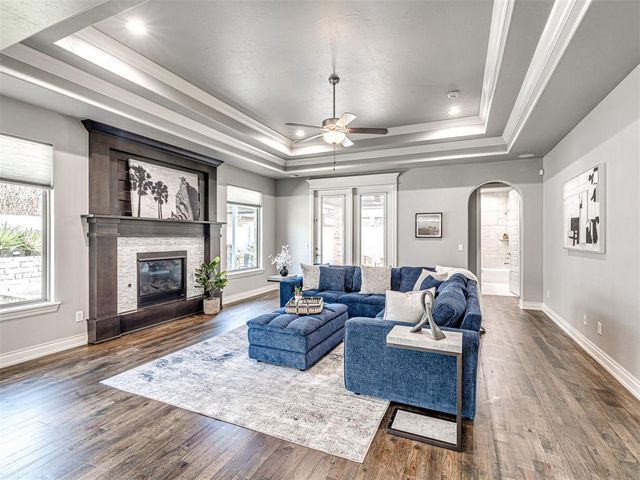 1065 Villas Creek Drive, Edmond, OK 73003