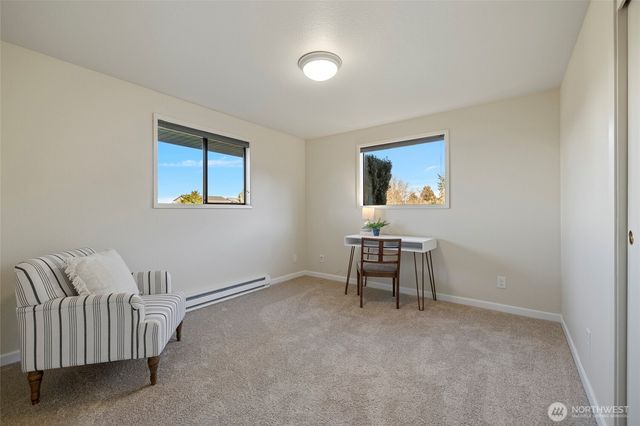 710 E Bay Front Lane, Oak Harbor, WA 98277