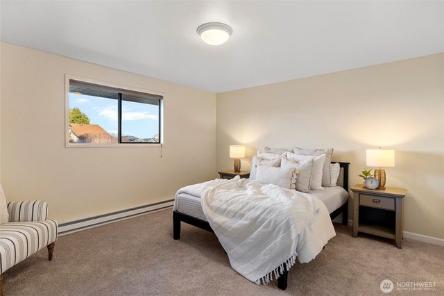 710 E Bay Front Lane, Oak Harbor, WA 98277