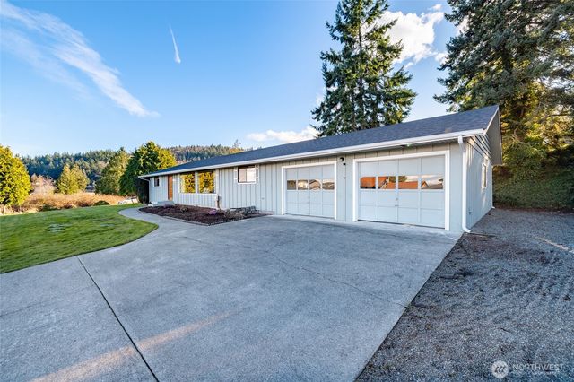 710 E Bay Front Lane, Oak Harbor, WA 98277
