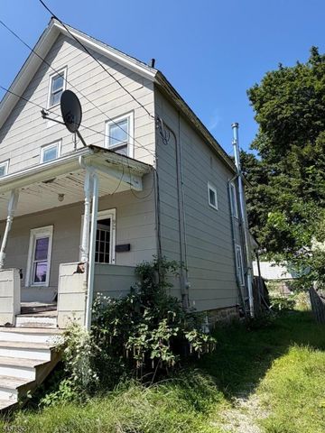 92 Madison St, Newton Town, NJ 07860