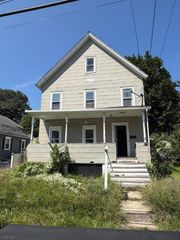 92 Madison St, Newton Town, NJ 07860
