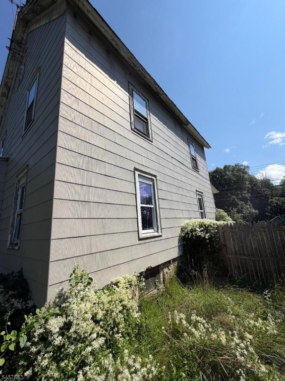 92 Madison St, Newton Town, NJ 07860 — photo 4
