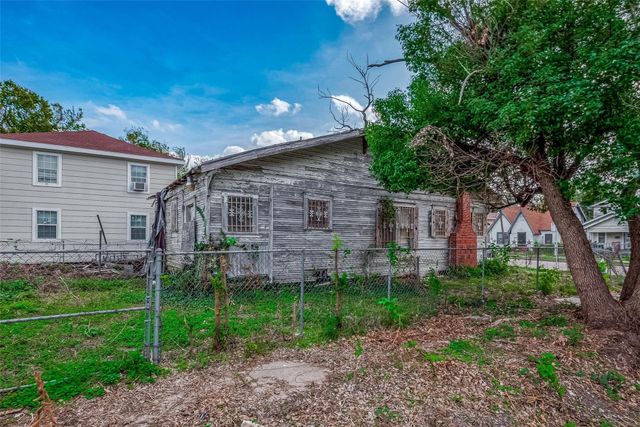 3301 Holman Street, Houston, TX 77004