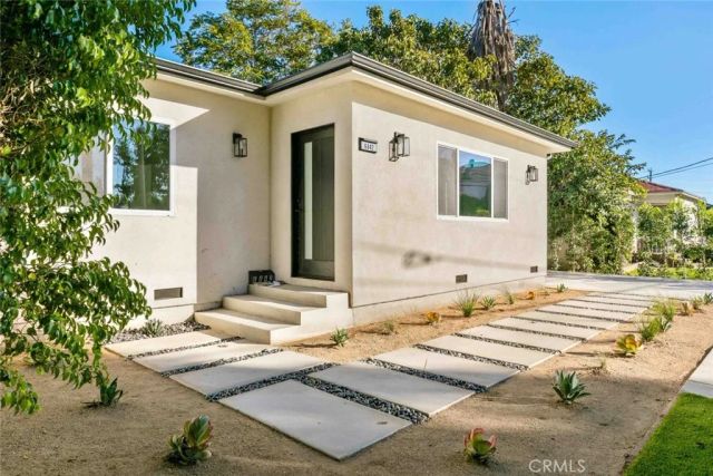 6842 Cedros Avenue, Van Nuys, CA 91405
