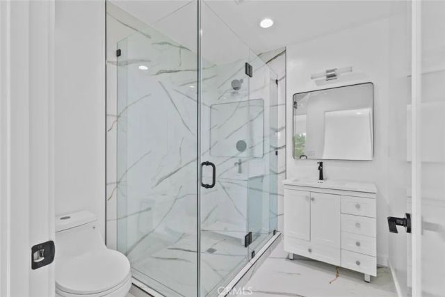 6842 Cedros Avenue, Van Nuys, CA 91405