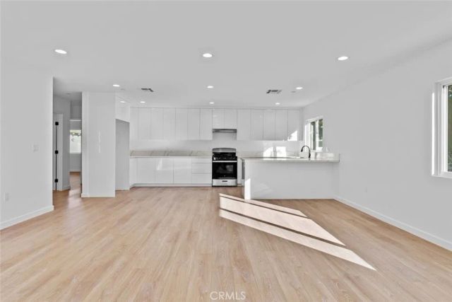 6842 Cedros Avenue, Van Nuys, CA 91405