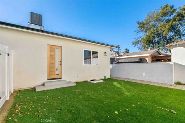 6842 Cedros Avenue, Van Nuys, CA 91405
