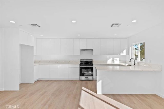 6842 Cedros Avenue, Van Nuys, CA 91405