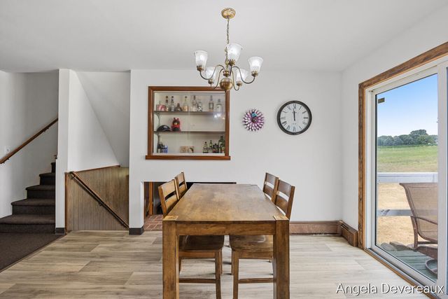 2637 17 Mile Road, Kent City, MI 49330