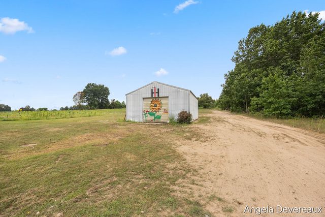 2637 17 Mile Road, Kent City, MI 49330