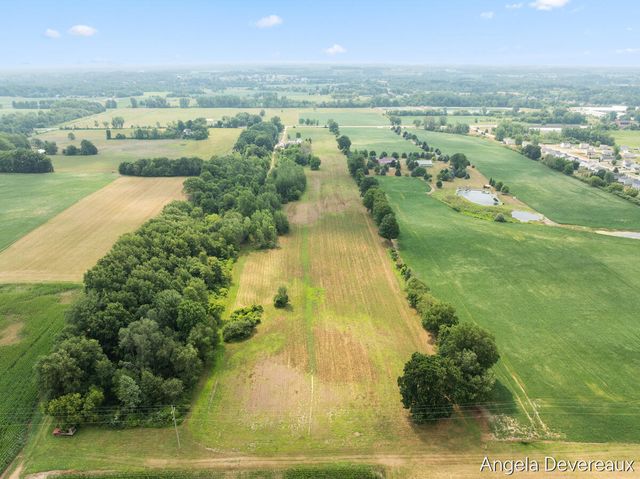 2637 17 Mile Road, Kent City, MI 49330