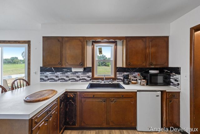 2637 17 Mile Road, Kent City, MI 49330