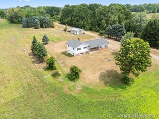 2637 17 Mile Road, Kent City, MI 49330