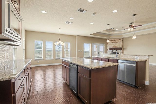 3270 County Road 405, Floresville, TX 78114