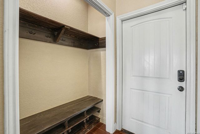 3270 County Road 405, Floresville, TX 78114