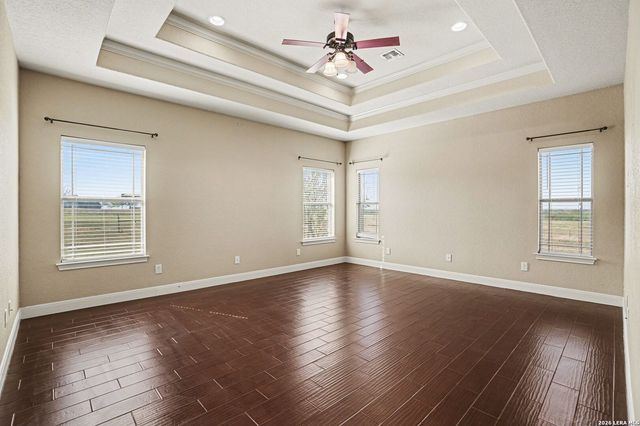 3270 County Road 405, Floresville, TX 78114