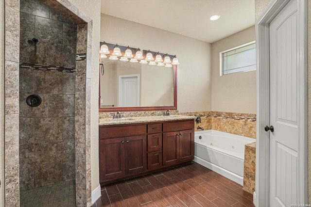 3270 County Road 405, Floresville, TX 78114