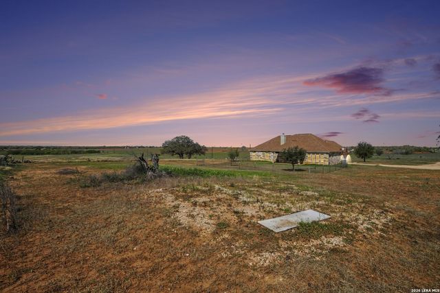 3270 County Road 405, Floresville, TX 78114