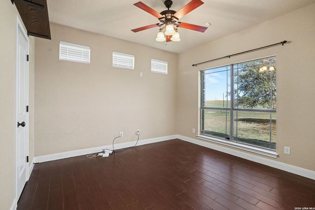 3270 County Road 405, Floresville, TX 78114