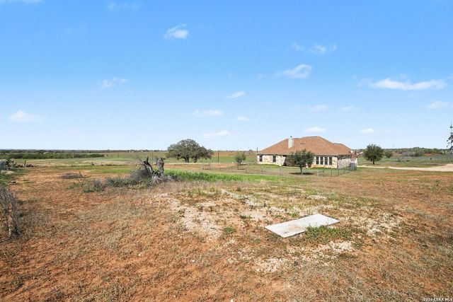 3270 County Road 405, Floresville, TX 78114