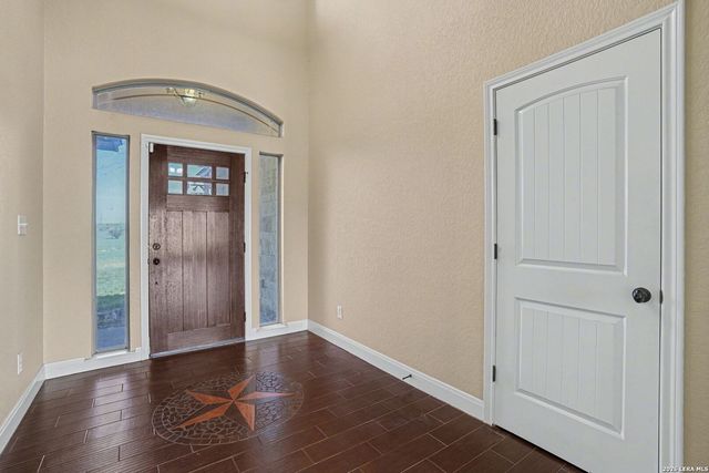 3270 County Road 405, Floresville, TX 78114