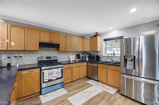 33984 Little Mack Avenue, Clinton Township, MI 48035