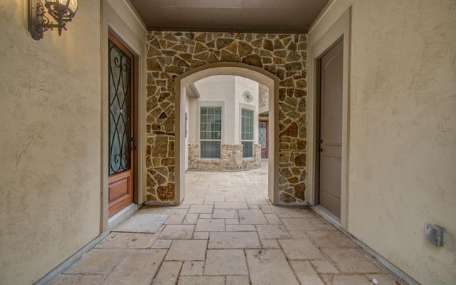 5711 Avon Landing Lane, Sugar Land, TX 77479