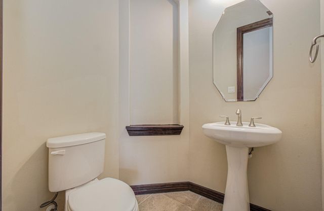 5711 Avon Landing Lane, Sugar Land, TX 77479