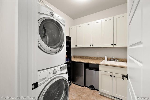 22841 Shepherds Hollow Drive, Lyon Charter Township, MI 48178