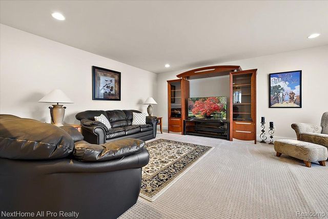 22841 Shepherds Hollow Drive, Lyon Charter Township, MI 48178