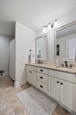 22841 Shepherds Hollow Drive, Lyon Charter Township, MI 48178