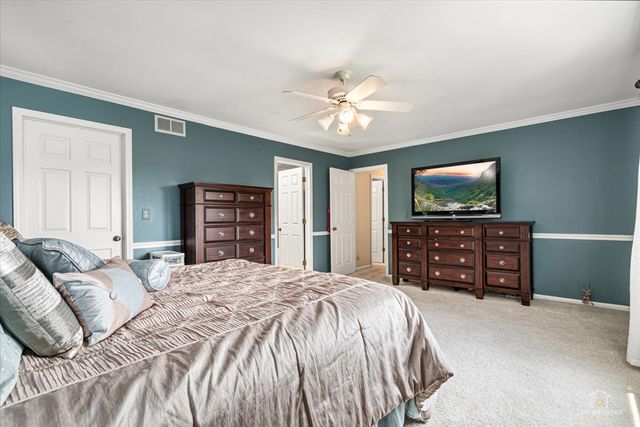 1875 Hawk Lane, Elk Grove Village, IL 60007