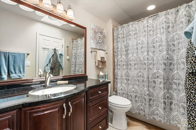 1875 Hawk Lane, Elk Grove Village, IL 60007