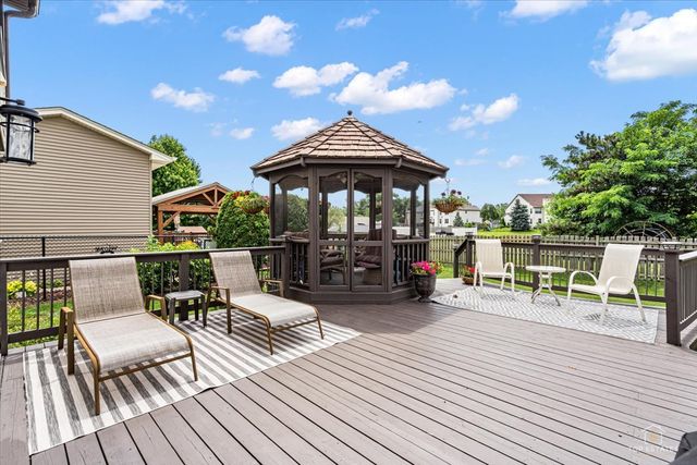 1875 Hawk Lane, Elk Grove Village, IL 60007