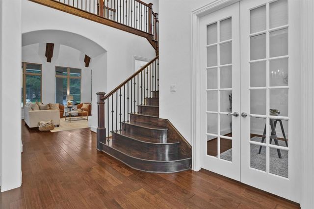 182 Caledonia Circle, Montgomery, TX 77316