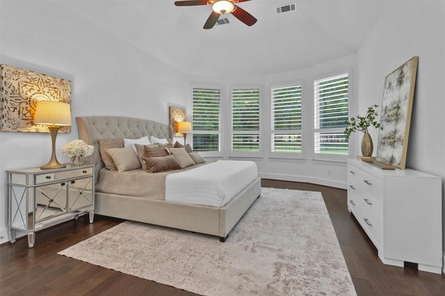 182 Caledonia Circle, Montgomery, TX 77316