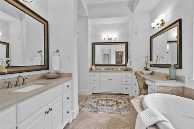 182 Caledonia Circle, Montgomery, TX 77316