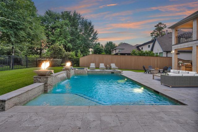 182 Caledonia Circle, Montgomery, TX 77316
