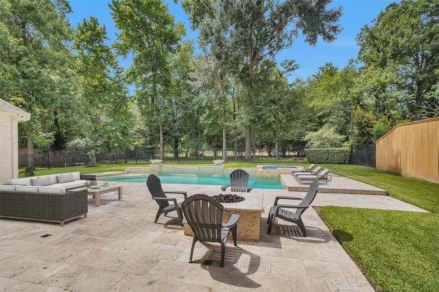 182 Caledonia Circle, Montgomery, TX 77316