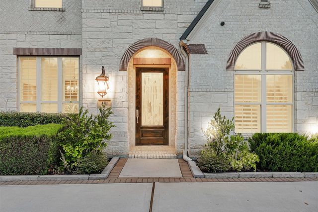 182 Caledonia Circle, Montgomery, TX 77316