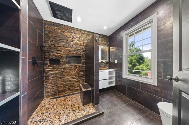 252 Passaic Ave, Hasbrouck Heights Boro, NJ 07604
