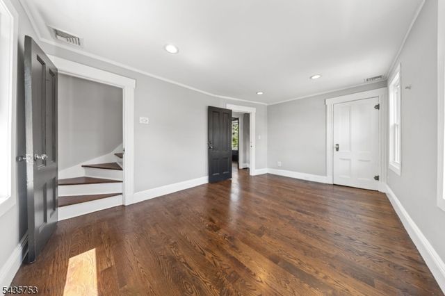 252 Passaic Ave, Hasbrouck Heights Boro, NJ 07604
