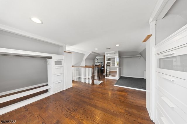 252 Passaic Ave, Hasbrouck Heights Boro, NJ 07604