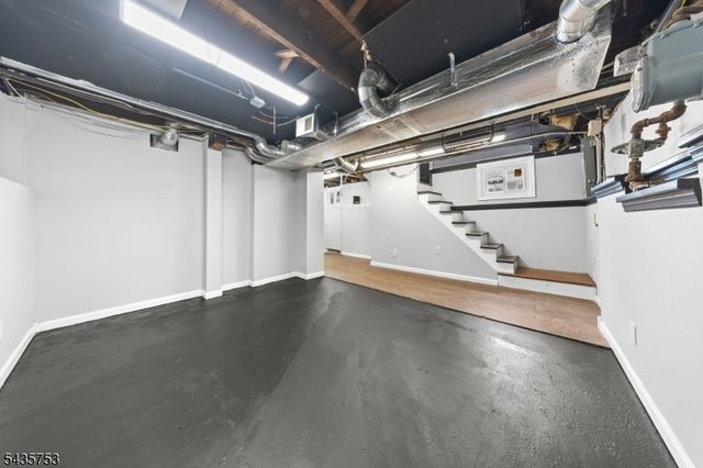 252 Passaic Ave, Hasbrouck Heights Boro, NJ 07604