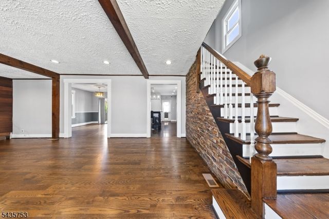 252 Passaic Ave, Hasbrouck Heights Boro, NJ 07604