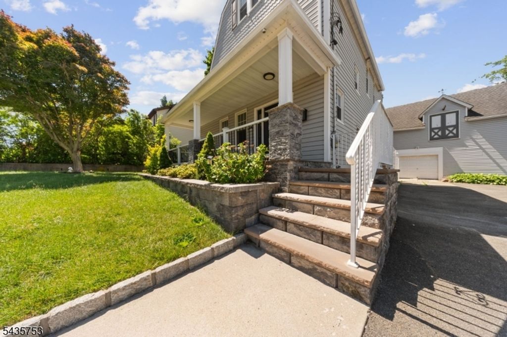 252 Passaic Ave, Hasbrouck Heights Boro, NJ 07604 — photo 4