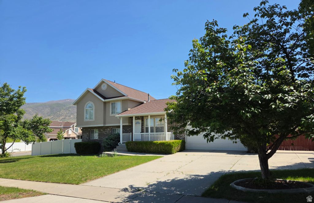 Image 2 of property listing at 1536 N 150 W, Bountiful, UT 84010