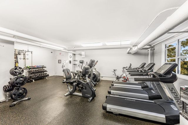 3935 BLACKSTONE Avenue # 4K, New York City, NY 10471